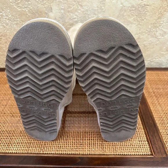 UGG Deluxe Classic Tall 5815 Boots Sand Size 9 - Picture 7 of 16